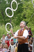 Dikki Ellis juggling rings. Bryan Haeffele image.