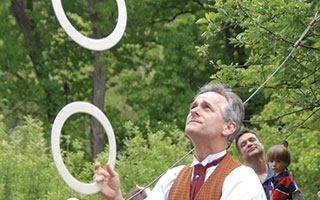 Dikki Ellis working the rings at Animals & Acrobats. Bryan Haeffele photo.