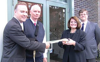 Mayor Brian Smith, Bill Boeckelman, Debbie Elliot and Tim Sullivan  at ribbon cutting