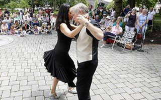 Elsie Tai and Steve Curlen tango